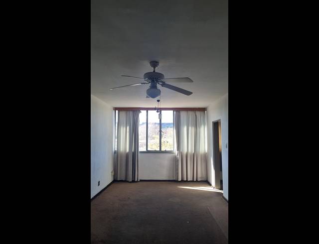 2 BEDROOM FLAT FOR SALE IN PIONEER PARK